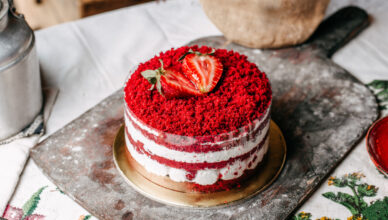 Como Lucrar na Confeitaria com Bolos Red Velvet e Recheio Premium