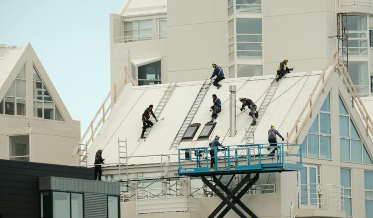 Descubra os principais cuidados com lajes e técnicas eficazes de impermeabilização para garantir durabilidade e proteção ao seu imóvel.