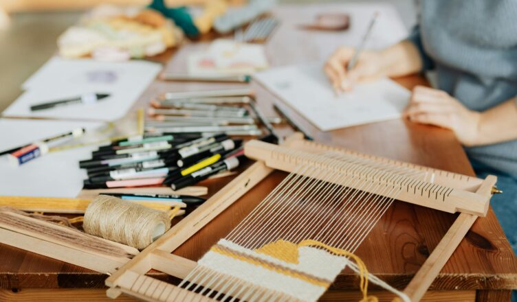 Descubra os erros que fazem empresas desperdiçarem dinheiro com processos manuais e como otimizar recursos e melhorar a eficiência.