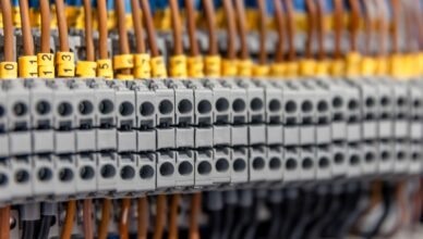 Quando a estrutura falha, casos de desabamento revelam riscos invisíveis ligados à manutenção, projeto e segurança em ambientes comerciais.