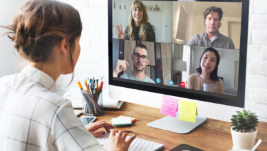 Mantenha o foco em reuniões virtuais longas com pausas estratégicas, organização e técnicas que aumentam produtividade.