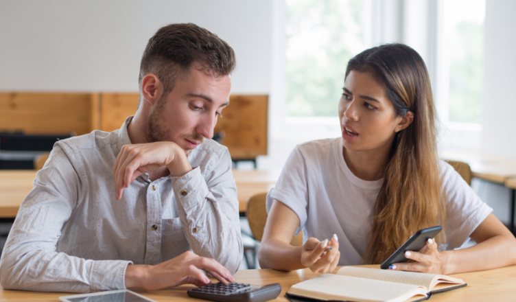 Inflação, dívidas e reorganização do orçamento mudam a relação do brasileiro com o crédito