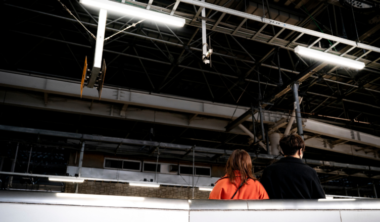Ambientes industriais extremos elevam exigências em projetos de iluminação