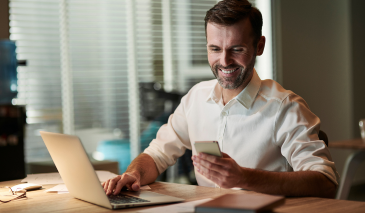 Nova geração de empreendedores digitais acelera criação de sites no Brasil