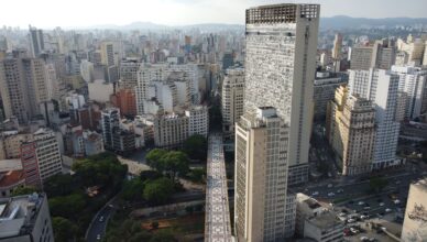 Saiba como planejar deslocamentos na capital e quais escolhas podem ajudar a evitar atrasos no trajeto até o aeroporto